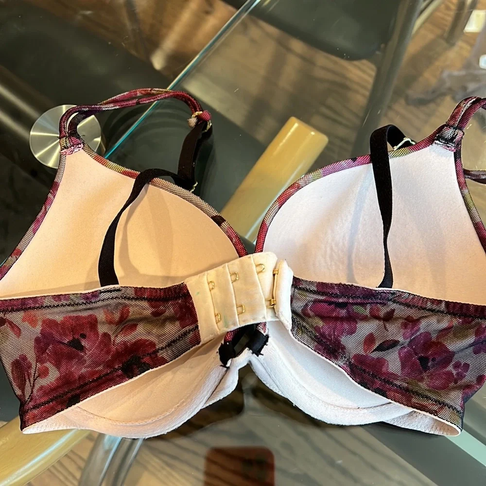 Victoria Secret’s Floral Bra - Picture 4 of 6